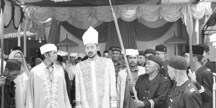 Masih Berusia 27 Tahun, Dede Irsyad Diangkat Jadi Sultan Muda Bacan di Maluku Utara