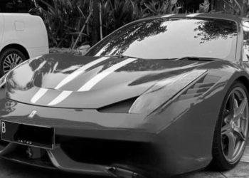 Kejaksaan Agung Sita Mobil Ferrari dan Mercedes Benz Milik Harvey Moeis