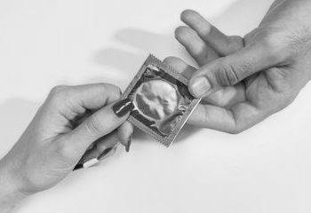 Ditemukan Kondom Berserakan di Ruang Terbuka Hijau Jalan Tubagus Angke